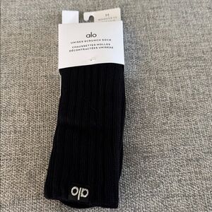 NWT. ALO Yoga Black Scrunch Sock Size Medium